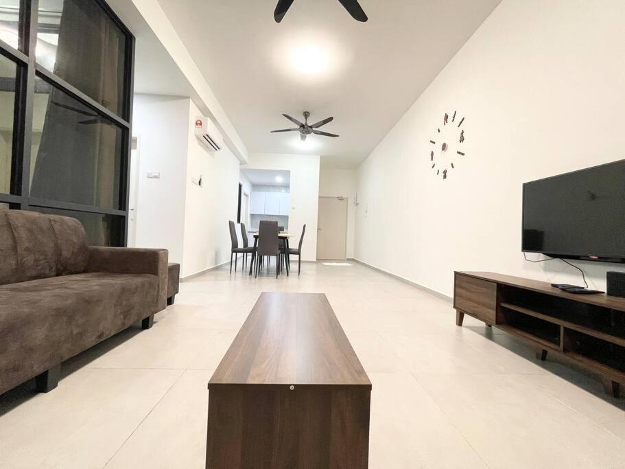 MalaccaQuartz Near To Jonker Walk With Infinity Pool Cozy 3B2Bアパートメント エクステリア 写真
