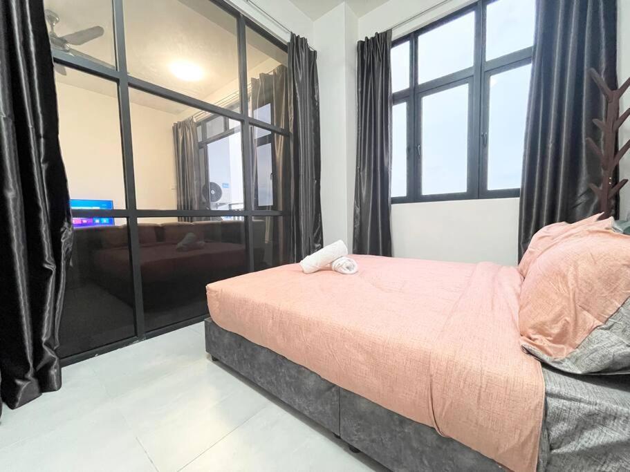 MalaccaQuartz Near To Jonker Walk With Infinity Pool Cozy 3B2Bアパートメント エクステリア 写真