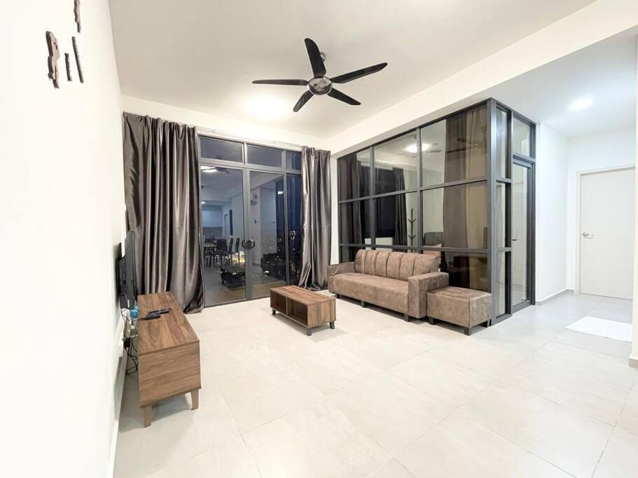 MalaccaQuartz Near To Jonker Walk With Infinity Pool Cozy 3B2Bアパートメント エクステリア 写真