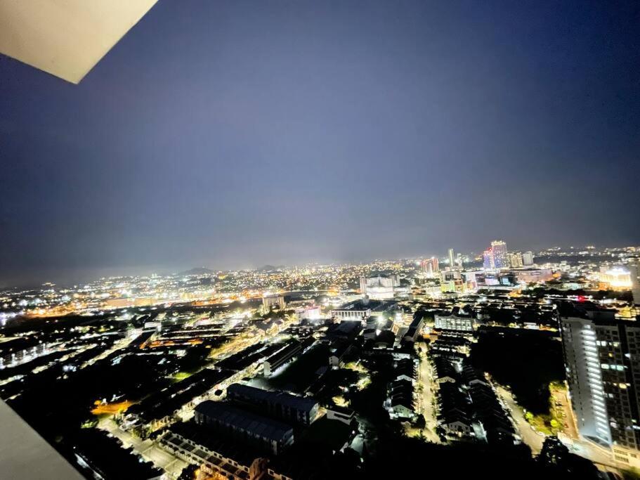 MalaccaQuartz Near To Jonker Walk With Infinity Pool Cozy 3B2Bアパートメント エクステリア 写真